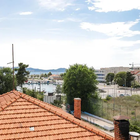 Brodarica Vila *