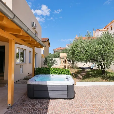 Brodarica Villa *